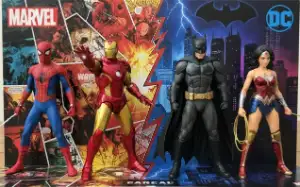 Figurines Marvel et DC Comics